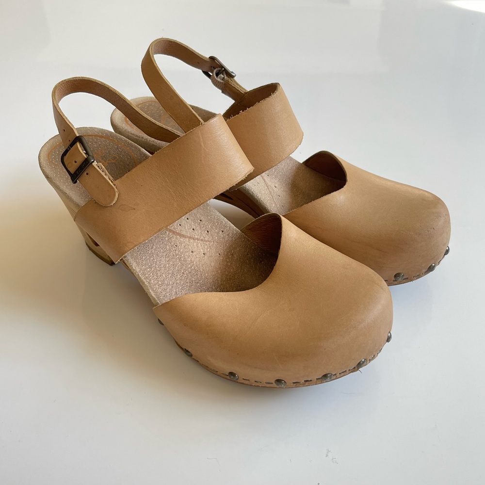 Dansko Mary Jane Wooden Heel Wedge With Cutout Size 8.5-9